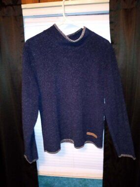 Dakini Womens Pullover navy blue medium very nice and soft